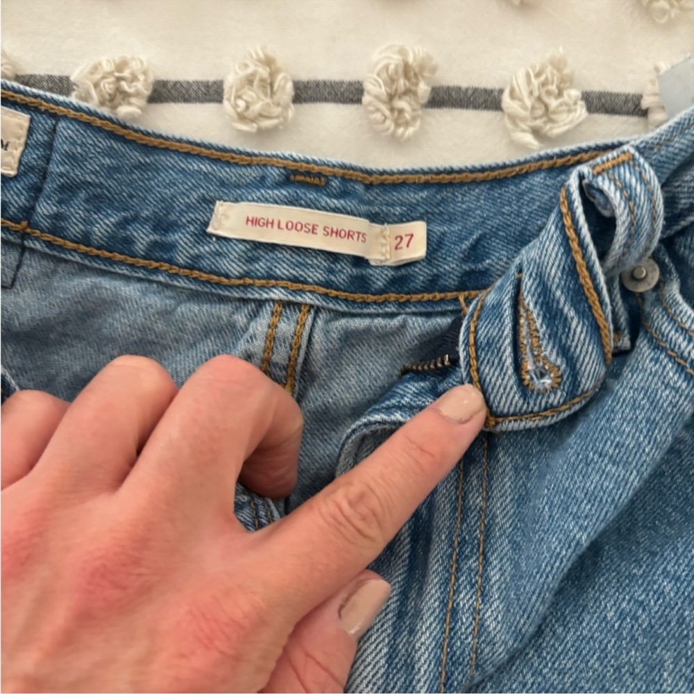 Just levis high loose shorts size 27